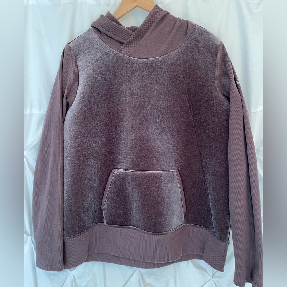 Women’s Alo Sweatshirt